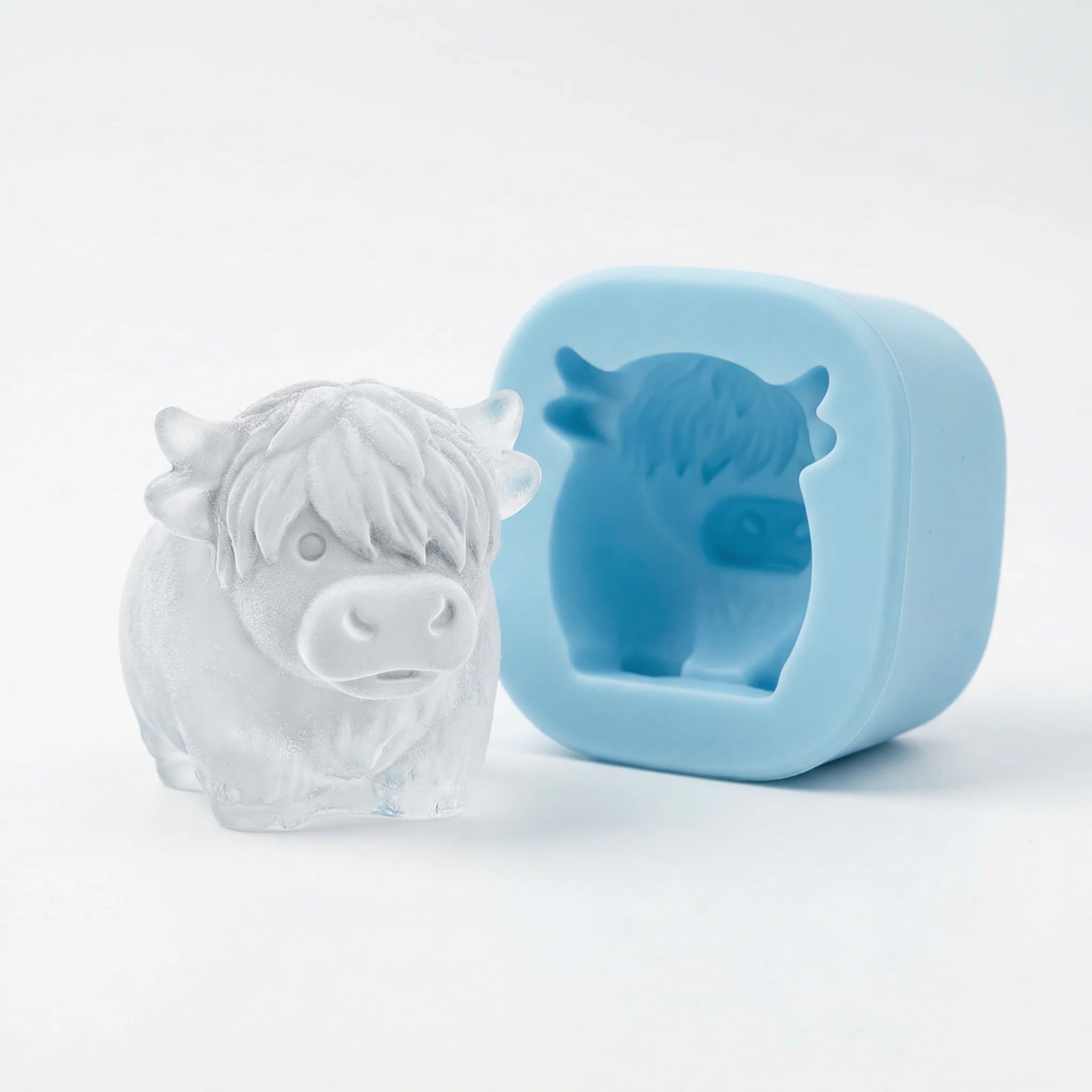 🐮6‐Cavity Mini Highland Cow Ice Cube & Dessert Mold 🧊🍪 Cute 3D Ice for Drinks, Parties & Gifts💕